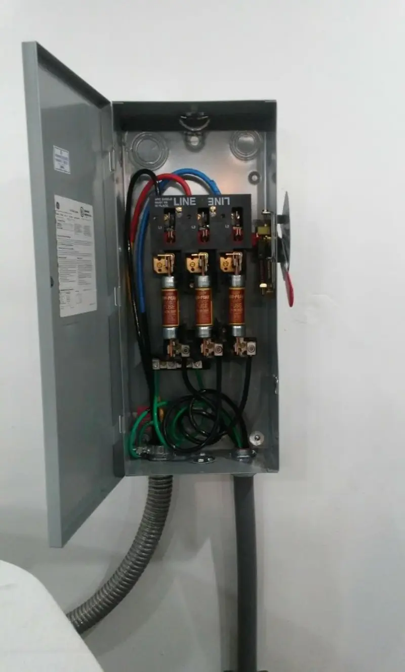 Three-phase disconnect switch installed for Electrical Wiring & Rewiring in Du Quoin